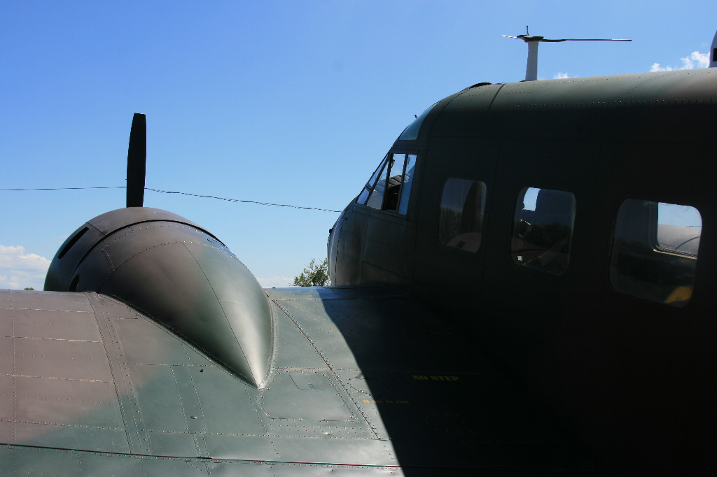 2008 06 LFQU F-AZEJ BEECH E-18S BICHETTE